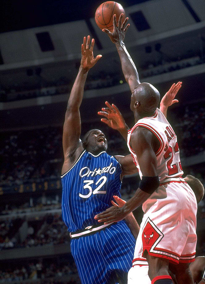 1995-shaquille-o-neal-michael-jordan-05188940.jpg